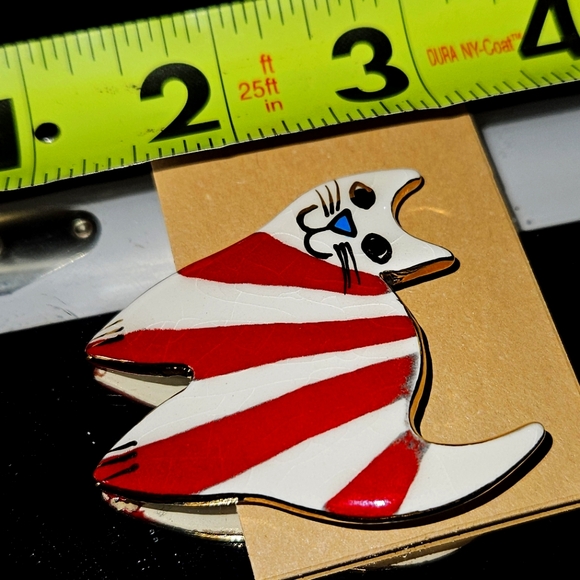 Vintage Red and White Striped Cat Brooch - Picture 2 of 5